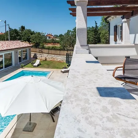 San Kirin Magnolia Vila Fazana