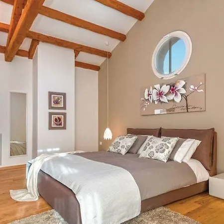 San Kirin Magnolia Fažana